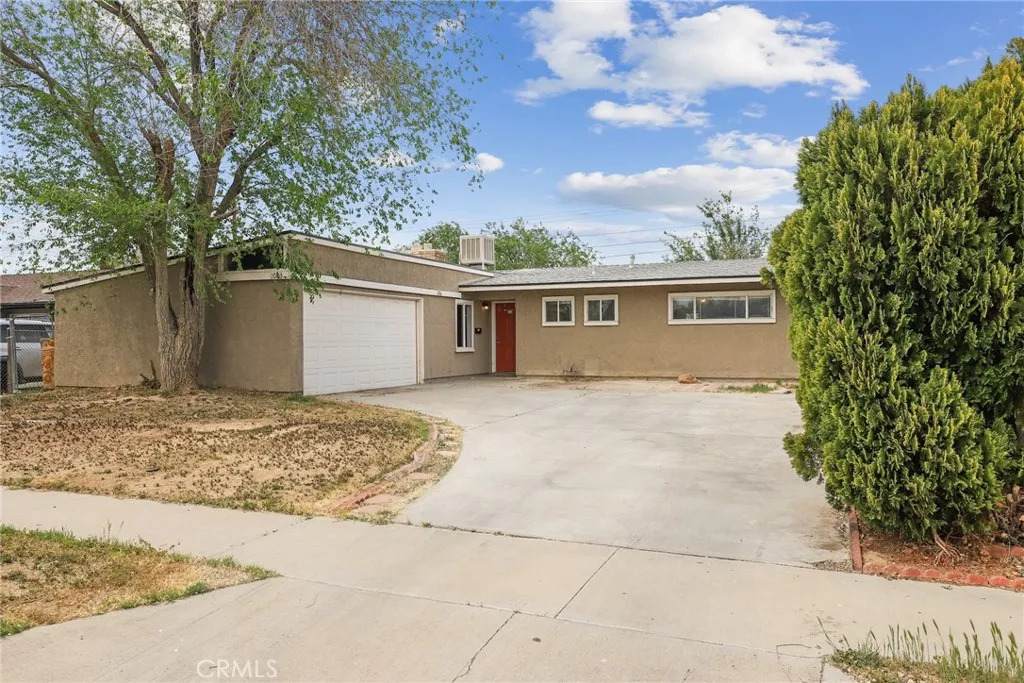 1023 Avenue H2 - Photo 1