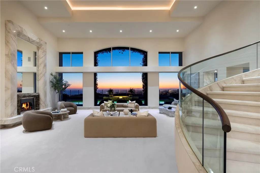 3 Seashell - Photo 1