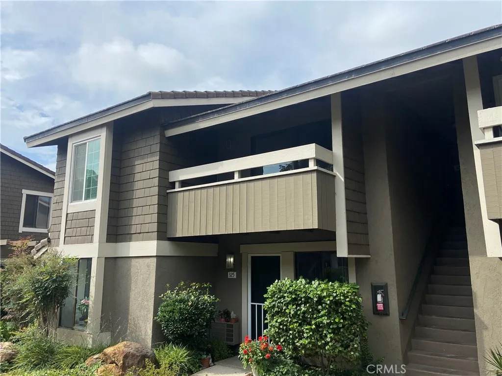 326 Streamwood - Photo 1