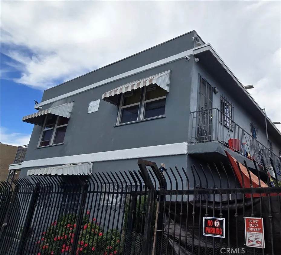 9508 S. Western Ave. - Photo 1