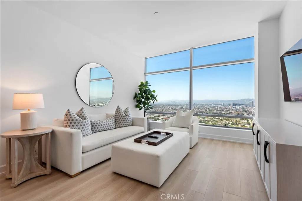 900 Olympic Boulevard - Photo 1