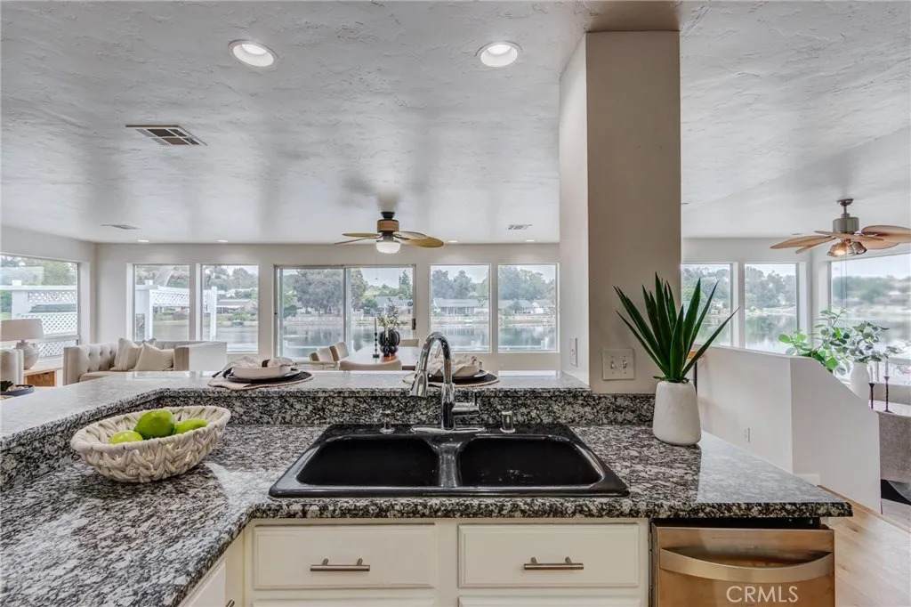 42768 Santa Suzanne Place - Photo 1