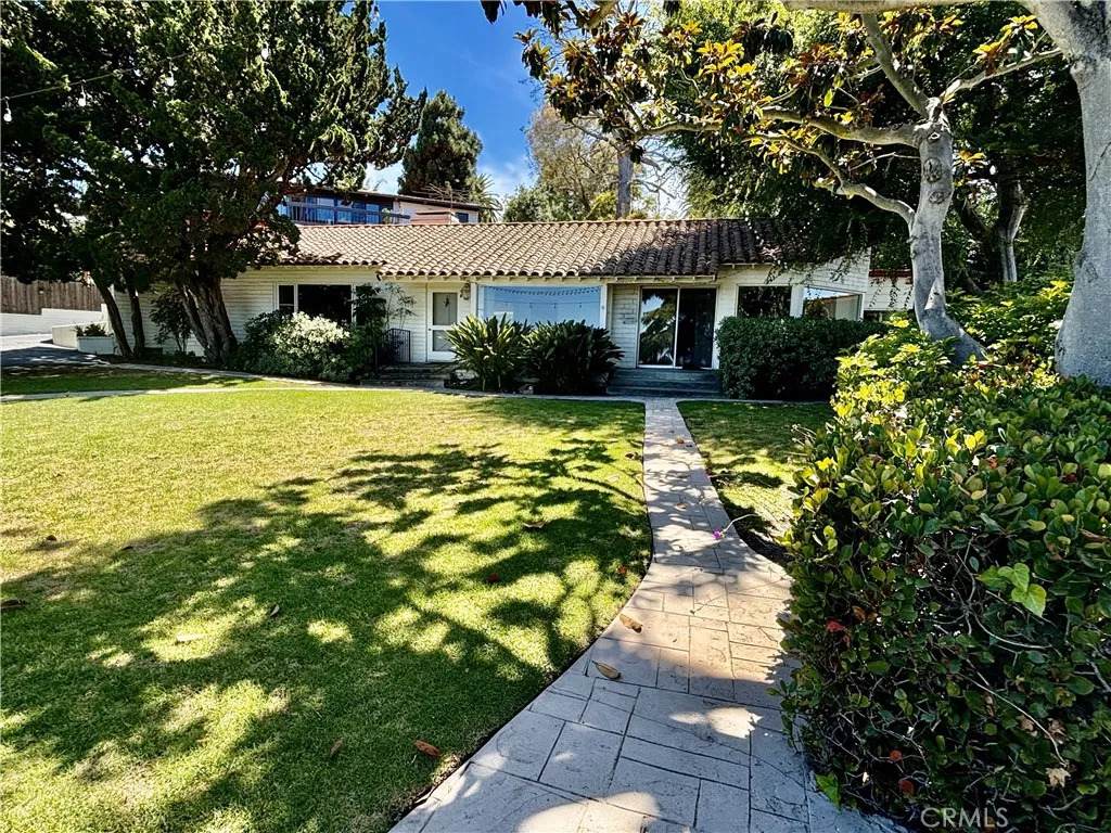 888 Via Del Monte - Photo 1