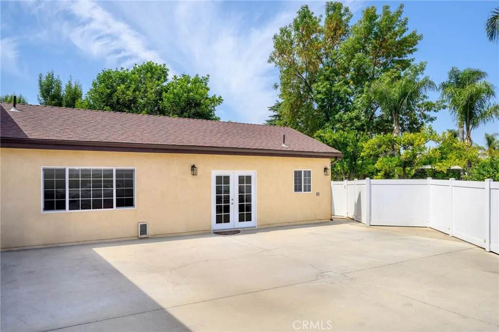 9814 Noble Avenue - Photo 1