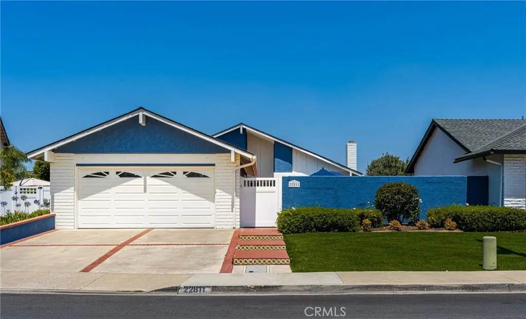 22811 Fortuna Ln - Photo 1