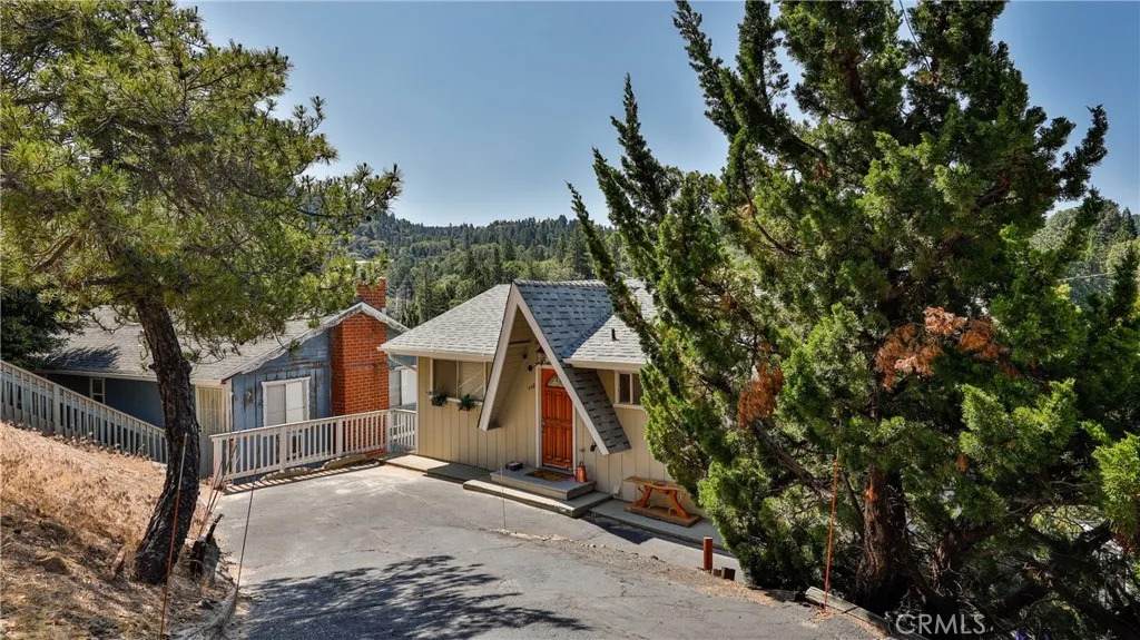 448 Delle Drive - Photo 1