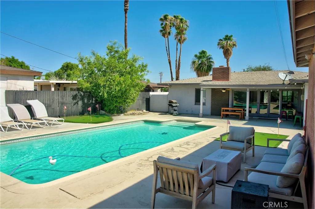82245 Sierra Avenue - Photo 1