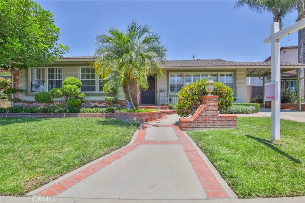 15429 Fairacres Drive - Photo 1