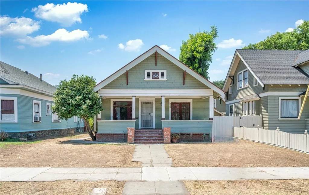 220 Kingsley Avenue - Photo 1