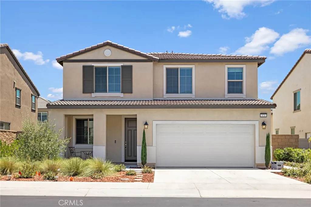571 E Alru Ave - Photo 1