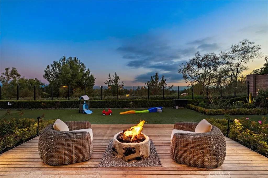 137 Sunset Cv - Photo 1