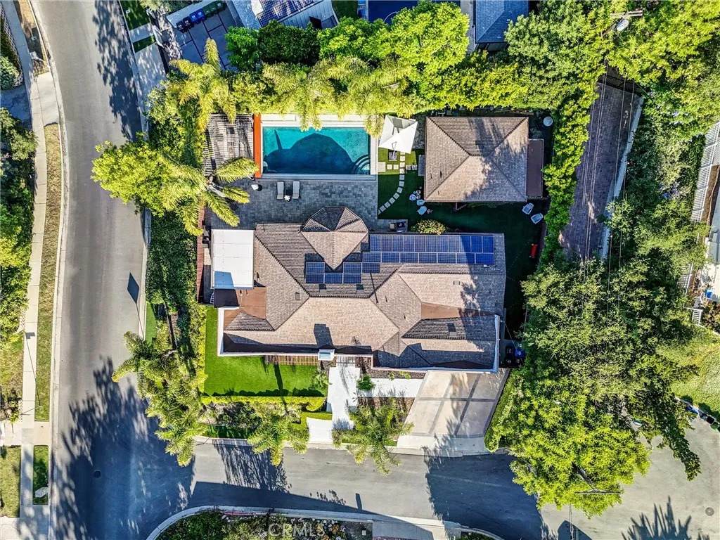 4060 Harclare Lane - Photo 1