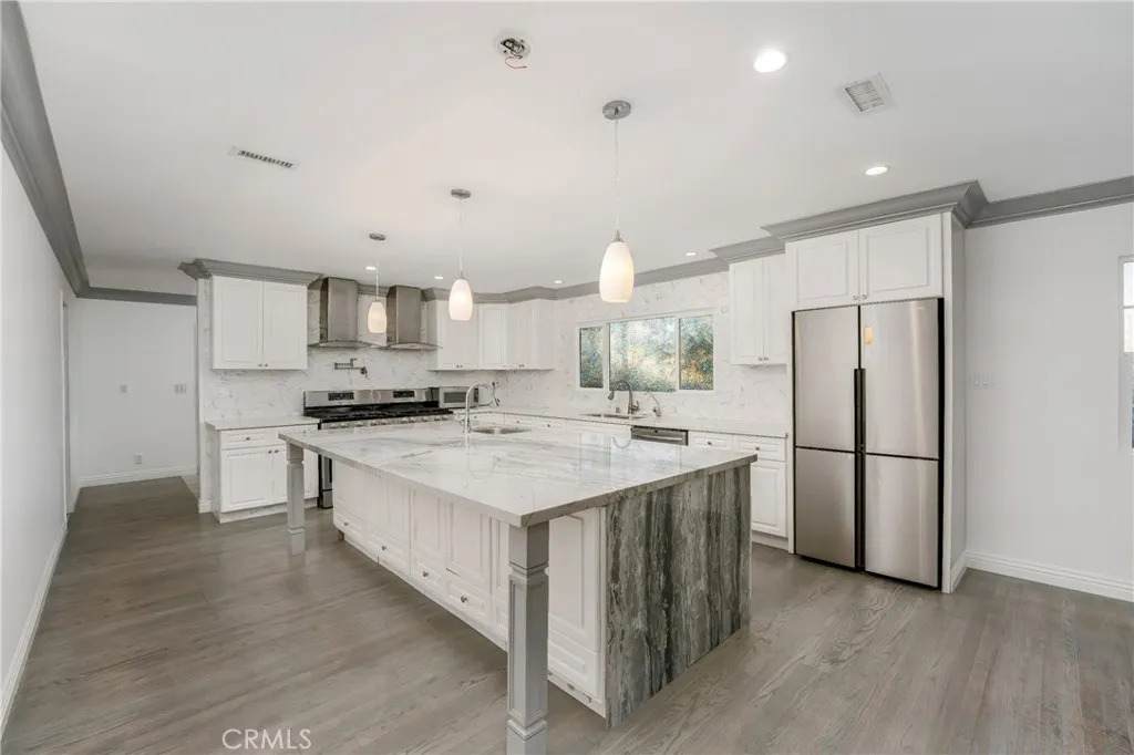 6059 Vantage Avenue - Photo 1