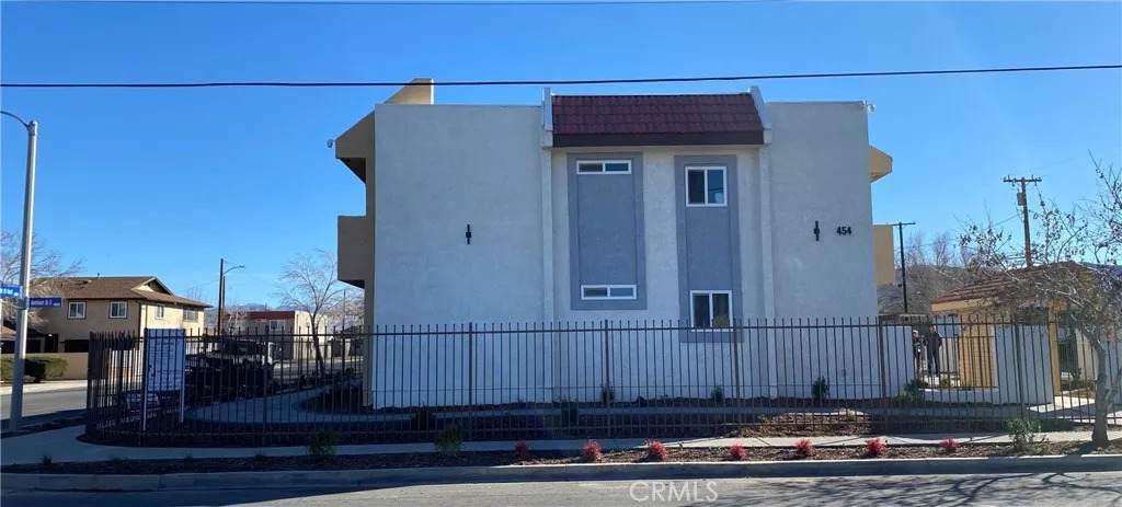 454 Avenue Q3 - Photo 1