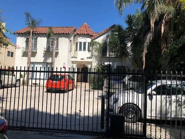 312 Commonwealth Avenue - Photo 1