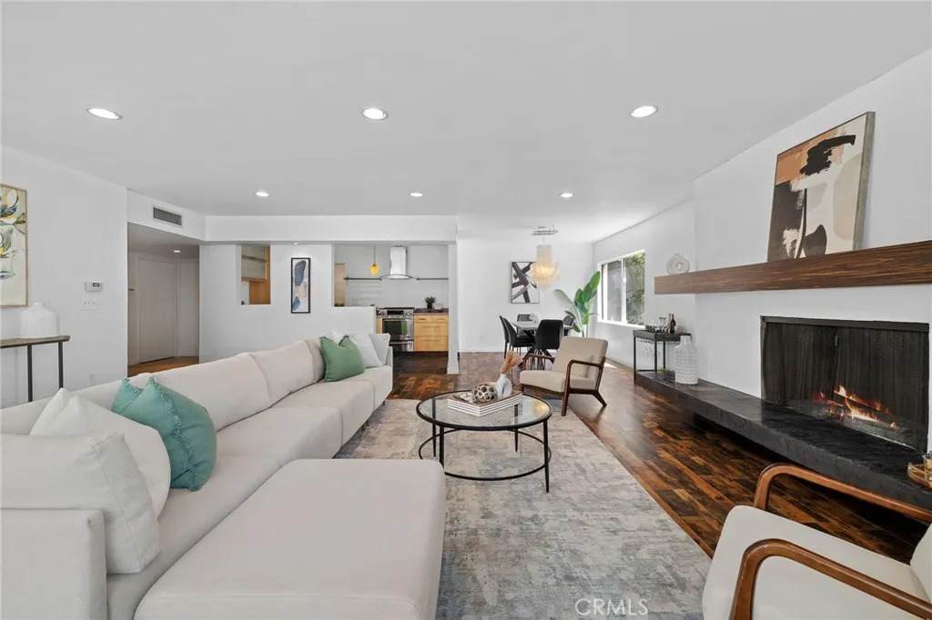 5339 Newcastle Avenue - Photo 1