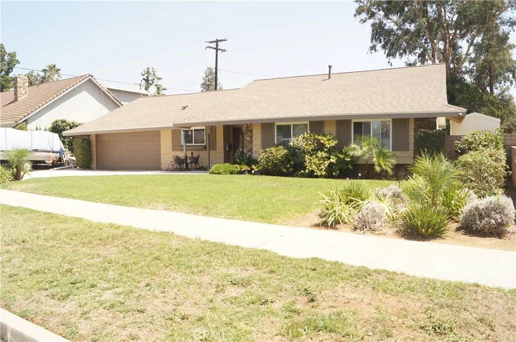 840 Apache Trail - Photo 1