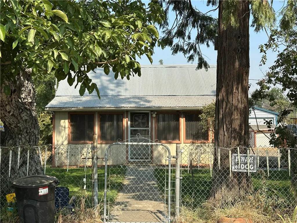 423 2nd Street - Photo 1