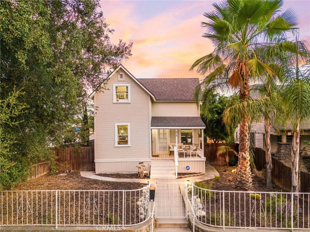 818 Colton Avenue - Photo 1