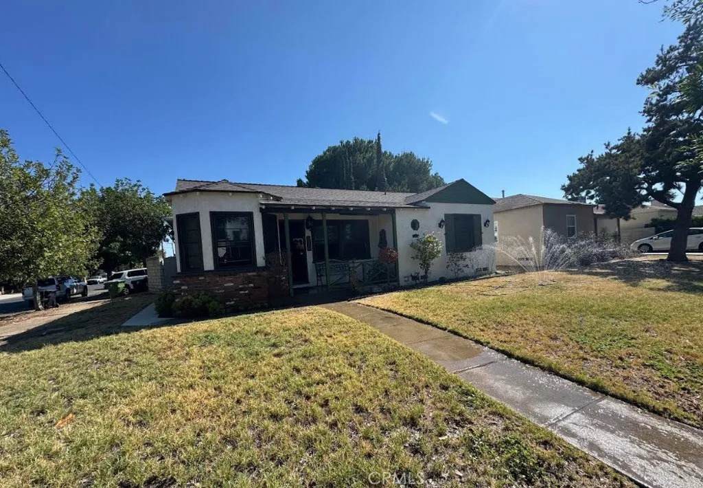 11554 Kittridge Street - Photo 1