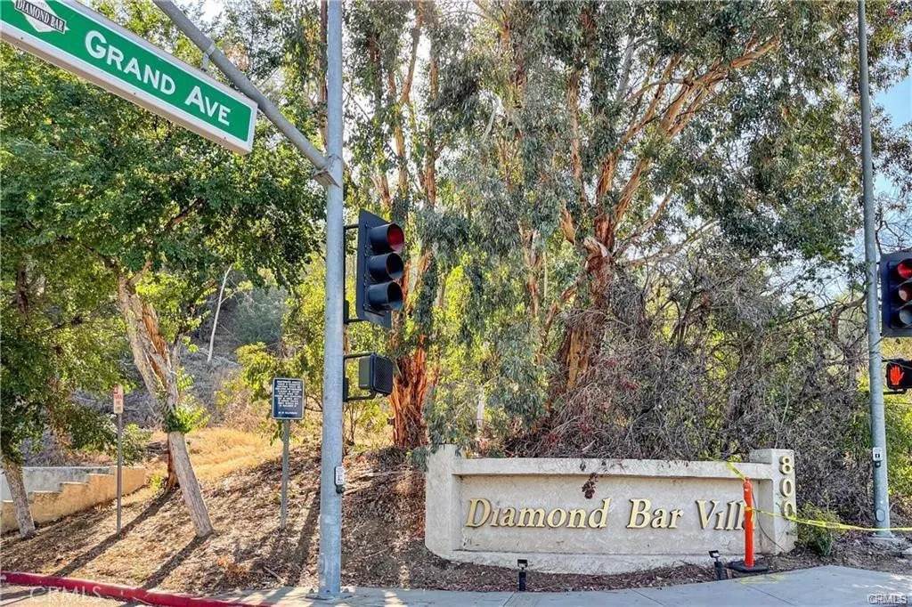 800 Grand Ave - Photo 1