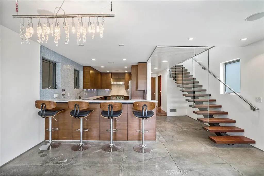 419 Venice Way - Photo 1