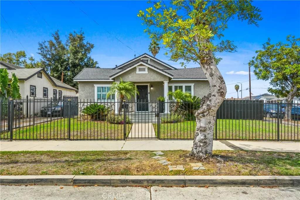 11701 Denver Avenue - Photo 1