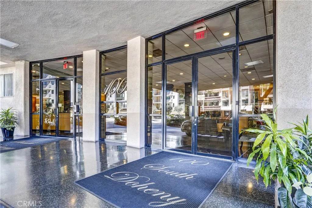 100 Doheny Drive - Photo 1