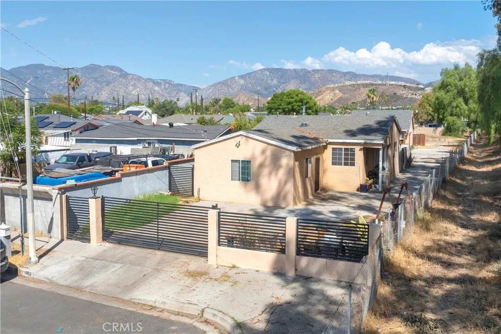 11602 Fellows Avenue - Photo 1