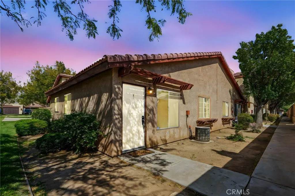 1700 Avenue Q14 # 8 - Photo 1