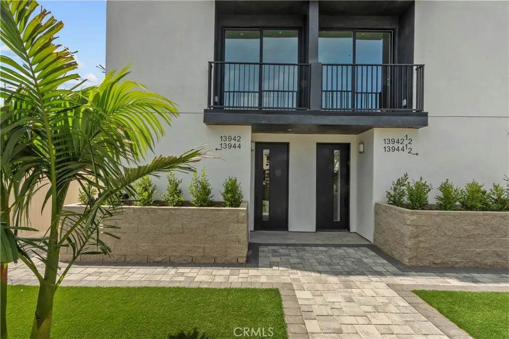 13942 Vanowen - Photo 1