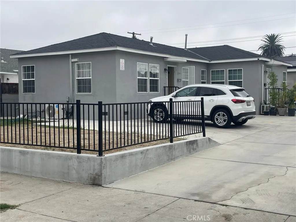 2304 Niagara - Photo 1