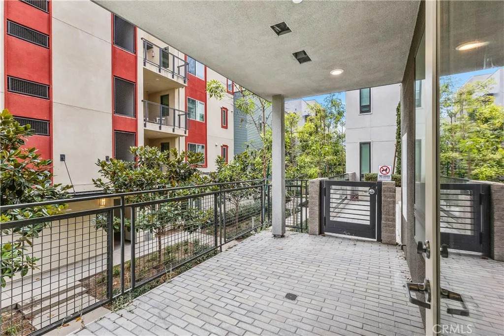 1218 Nolita - Photo 1