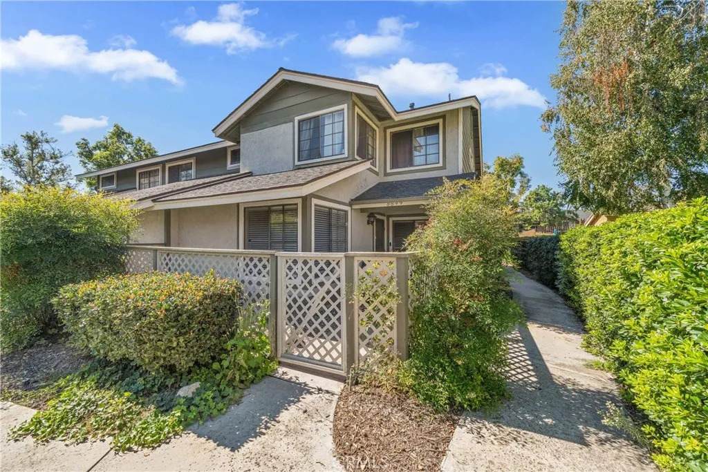 8844 Knollwood - Photo 1