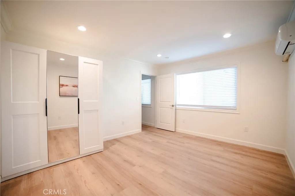4385 Kingsley Street - Photo 1