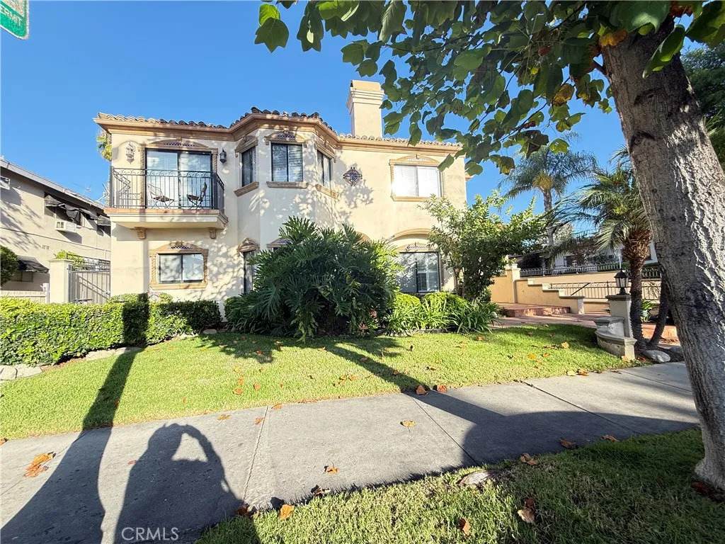 856 Marengo - Photo 1