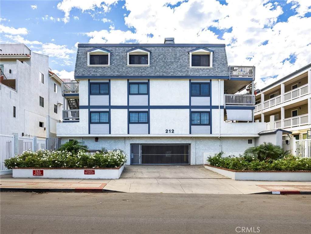 212 Imperial Avenue - Photo 1