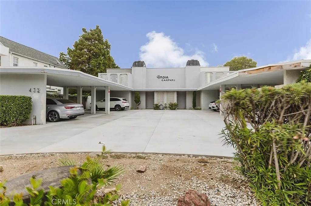 432 Sierra Madre Boulevard - Photo 1