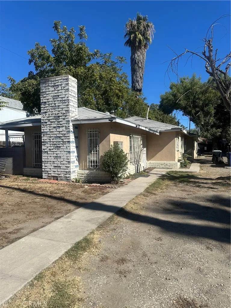 933 Mountain View - Photo 1