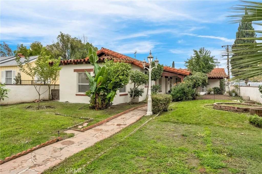 815 Yosemite - Photo 1