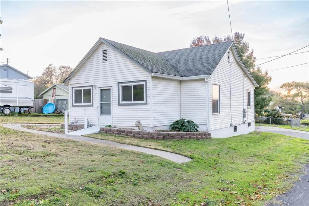 7 Acacia Avenue - Photo 1