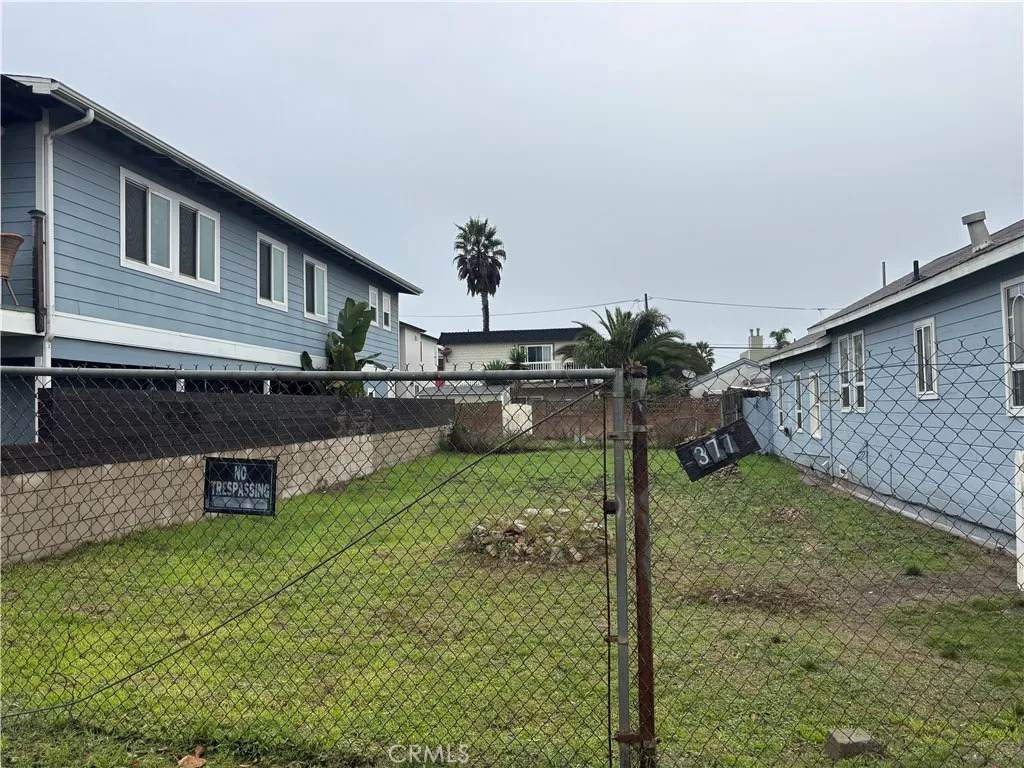 377 Juanita - Photo 1