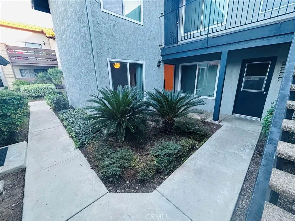 1320 Brentwood - Photo 1