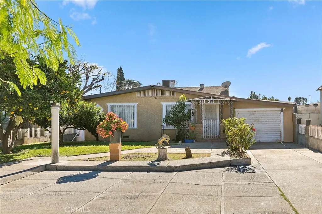 231 24th Street - Photo 1