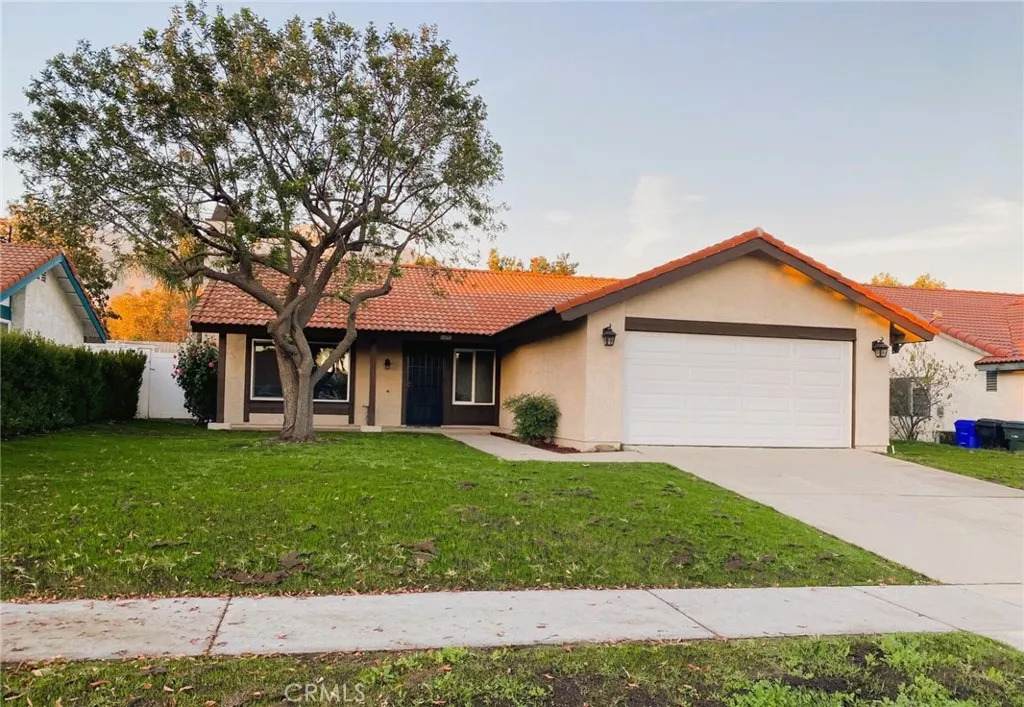 10160 Victoria Street - Photo 1