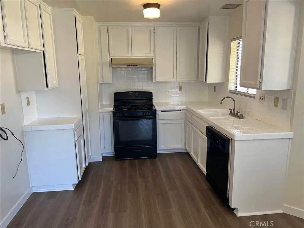 10643 Redwood - Photo 1