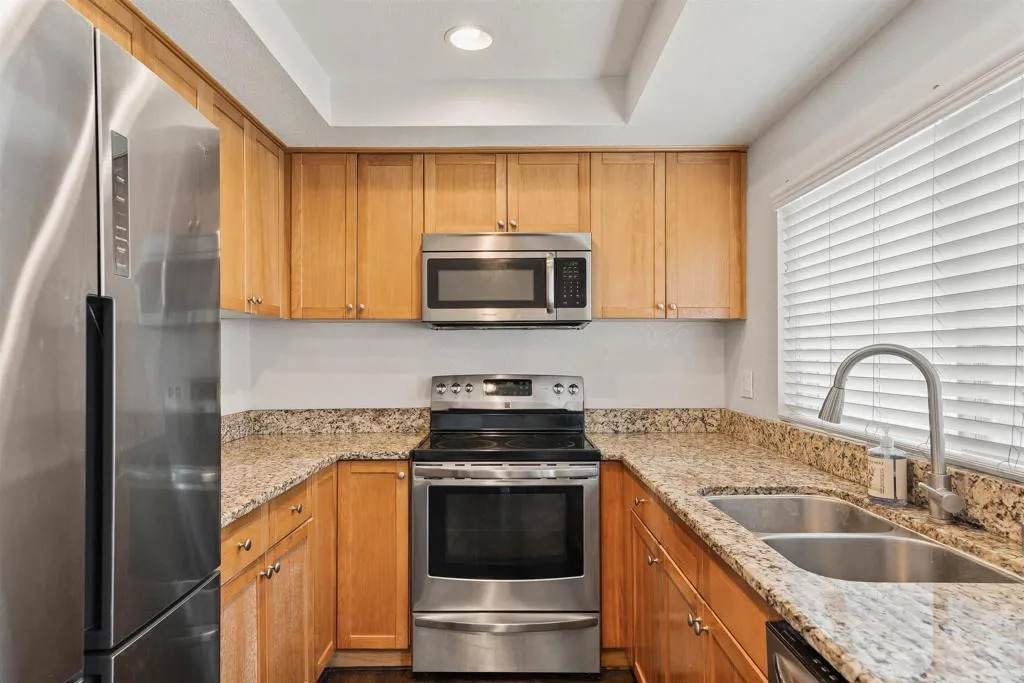 1463 N Broadway - Photo 1