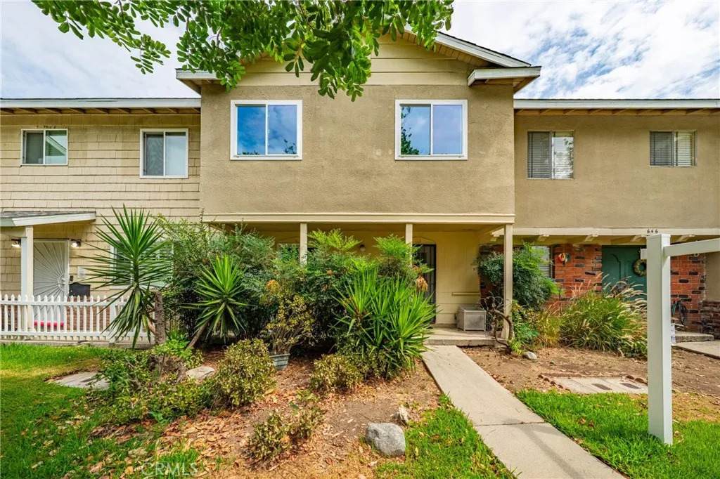 644 Lee Place - Photo 1
