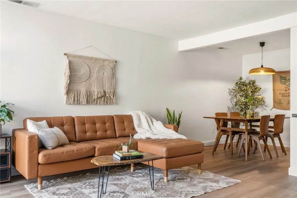 25712 Le Parc - Photo 1