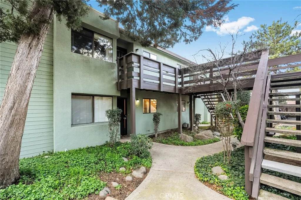 1415 Sheridan - Photo 1